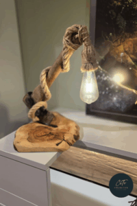Upcycling-Lampe – Axt trifft Olivenholz